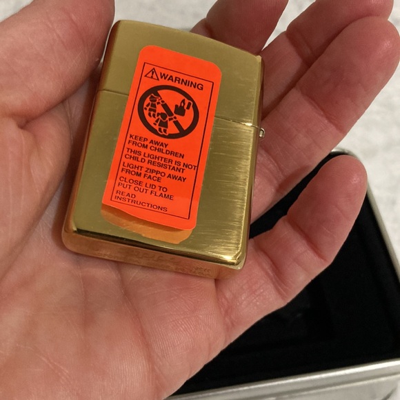 Zippo lighters Korean War Veterans vintage collectors set in tin - Picture 7 of 13